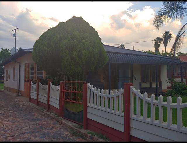 3 BEDROOM HOUSE RENTED IN VILLIERIA